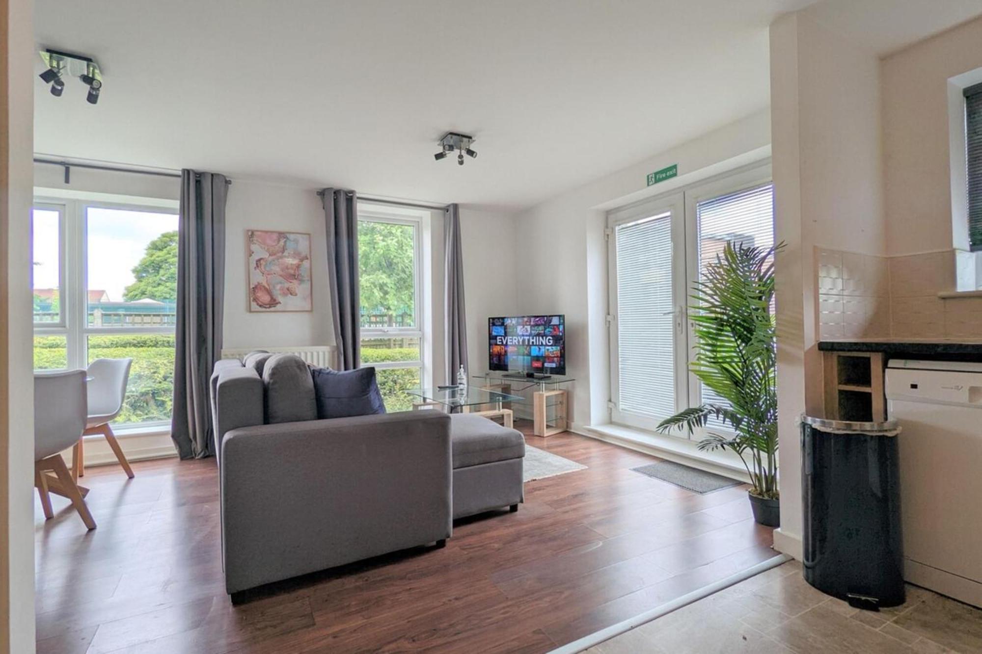 Beautiful & Homely 2Bd Flat - Manchester! Dış mekan fotoğraf